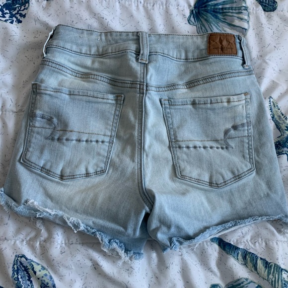 American Eagle Outfitters Light Wash Jean Shorts Size 6 - Picture 2 of 6